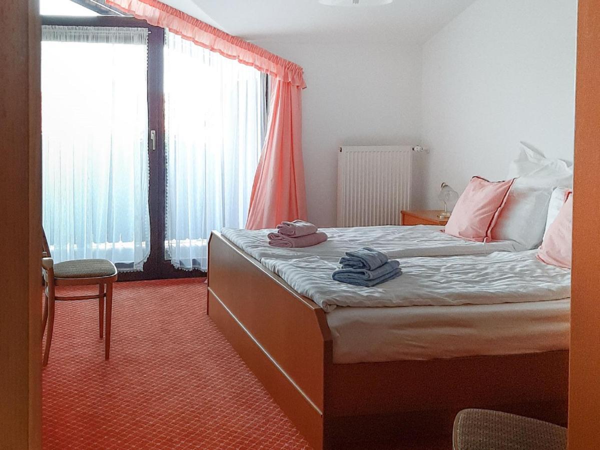 Ferienwohnungen Am Hasenweg Ruhstorf an der Rott Esterno foto